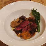 オステリア セルヴァジーナ - 蝦夷鹿　富士山で採ってきた天然きのこ