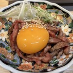 黒毛和牛ホルモン 大衆焼肉しんすけ - ユッケぶりうま