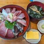 味処あさみ - 【2025/9】海鮮丼(全景)