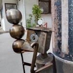 B-yond - 横顔はダンディ