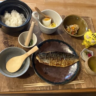 夏目〜猫と暮らす自然派ご飯のお店〜_0