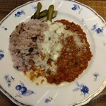 B室 - 辛口のドライカレー。とろけるチーズとマッチしてました♪