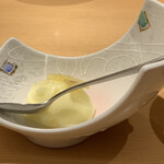 新橋 すし華 - デザート（リンゴ）