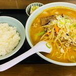新ちゃんラーメン - 料理写真:「スタミナラーメン（肉・レバー・豆板醤入り）」850円税込み♫、「半ライス」150円税込み♫