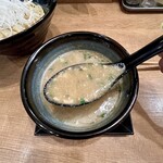 鶏専門 らーめん銀 - 焼煮干し鶏白湯つけ麺　1,000円
      　　〜香ばしい焼湯〜
      　　（水曜日限定）