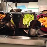 スカイグリルブッフェ武藏 - 季節野菜のグリル、鶏の串焼き