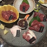 馬刺しと焼き鳥 グルマン三年坂 - 