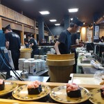 廻転寿司弁慶 - 店内