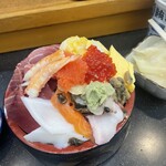 寿司富 - チラシ寿司　すり切れ　ガリ多め