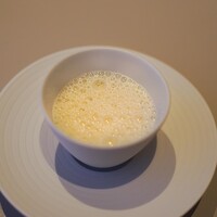 SEZANNE - 帆立貝のスープ、株、ウサギなのオイル