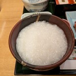 東京 なだ万 - かゆゆがおかゆをパカッ