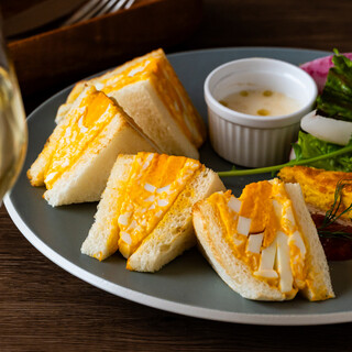 ベーカリー&カフェ Komorebi Table_1