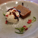 LATTE GRAPHIC - 珈琲パウンドケーキとバニラアイス