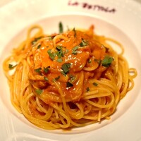 紅ズワイ蟹のトマトクリームソース　スパゲッティ