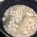 とんかつ太郎 - 揚げ玉とワカメの味噌汁
