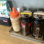 とんかつ太郎 - 卓上調味料　とんかつソース、味噌だれ、ゴマドレ、塩