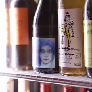 厳選した世界各国のナチュラルワイン