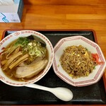 麺家なりた - 醬油らーめん＆半炒飯（税込み８５０円）