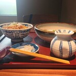 蕎麦前 拍 - 平日ランチ限定日替わりサービスメニューから木曜日とろろ蕎麦(700円)に、ミニかつとじ(300円)をセット