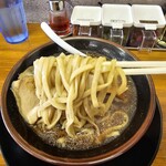 岩ちゃんの極中華そば - 麺リフト　手揉み麺