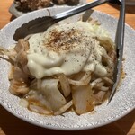 新宿 六 - 悪魔的味噌ホルモン炒め