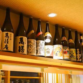 入手困難な銘柄も！常時20種の日本酒と30種の焼酎をご用意