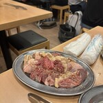新宿焼肉芝浦ホルモン - ミックスホルモン
