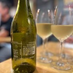 酒場COGAO - 熟したリンゴや桃のフレッシュな果実と優しい酸味が広がる、ピノ グリージョ100％の辛口白ワイン♪