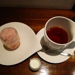 『アールグレイ』(500円)と『黄金桃のグアニテとベルベーヌのジュレ』(480円)～♪(^o^)丿