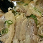 ラーメンたんろん - 牛骨博多ラーメン-豚バラチャーシュー(2014/10)