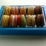 ピエール・エルメ・パリ 日本橋三越店 - マカロン