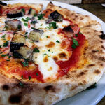 ニチーノ - モッツァレラチーズは値段のわりにたっぷりでつ。