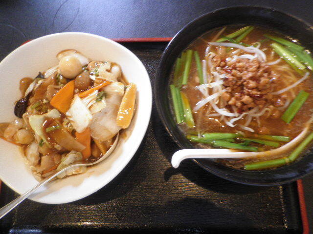 台湾ラーメンと中華飯