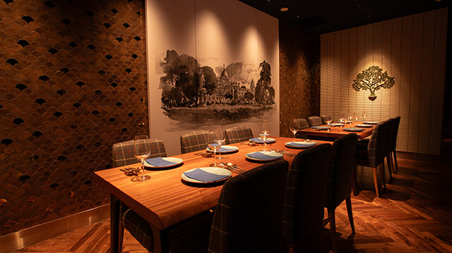 座席 : DIYA Modern Indian Dining - 高輪ゲートウェイ/インド料理 | 食べログ
