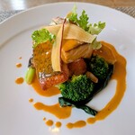 ビストロ ル・ボントン - 本日の魚のポワレ ジュドオマールのクリームソース