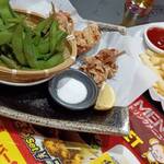 おさるの村 - おさるセット。（ビールと枝豆と唐揚げ）フライドポテト