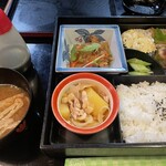 ダンテ・ジャズ喫茶 - ランチ700円(コーヒー付き)
