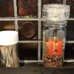 焼肉バル ジュじゅjyu- - ヒマラヤ岩塩も常備