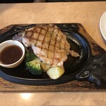 フォルクス - チキンステーキ＆切り落としビーフソテーランチ2,180円（税込2,398円）