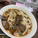 老山東牛肉麺 - 牛肉家常麺(牛肉かたまり)
