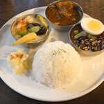 カドノ - ３種盛りカレー　1,680円