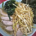 家系ラーメン 武将家 - 特製ネギチャーシュー麺