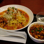 重慶料理 東々包 - ご飯全景