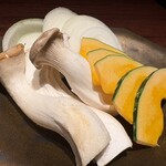 宮中 別邸 - かなり大ぶりな野菜。相当美味しかった。