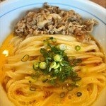 おうどん 瀬戸晴れ - 釜玉中　肉トッピング出来ますよ