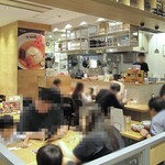 大同苑 - カジュアルな店内