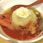 大同苑 - 盛岡冷麺（キムチを加えて）