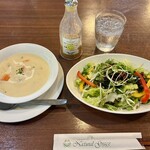 からだと心にやさしいレストラン ナチュラルグレース - クラムチャウダー・たっぷりサラダ