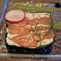 トップ オブ ヨコハマ 鉄板焼＆ダイニング - 北海道産フロマージュブラン スコティッシュサーモンのテリーヌ