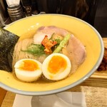 サッポロ ラーメン ハチ 札幌時計台本店 - 